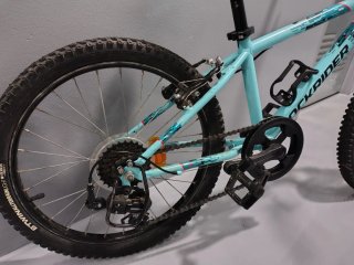 Bici infantil Decathlon ST 500, 20 pulgadas, azul.