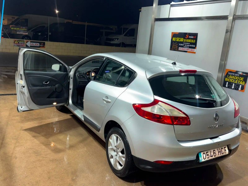 Renault Megane 2012 - foto 1