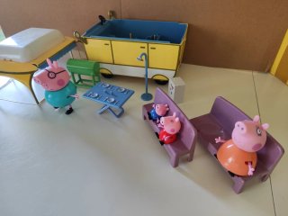Casa y Caravana Peppa Pig. Muñecos Peppa Pig