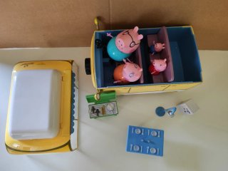 Casa y Caravana Peppa Pig. Muñecos Peppa Pig