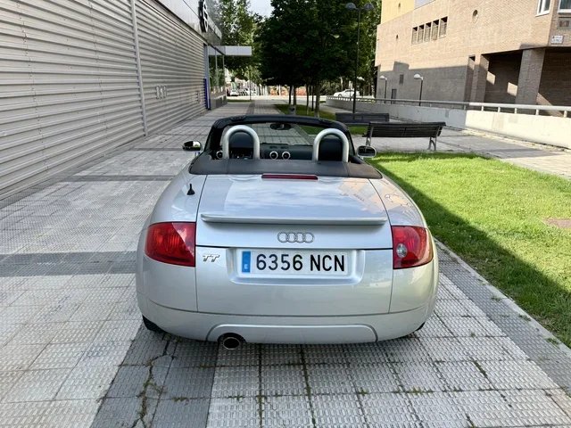Audi TT Cabrio 2004 - foto 1