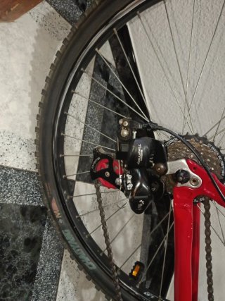 Bicicleta de Montaña Roja y Gris