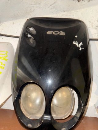 Faro delantero Neos Negro