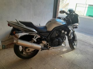 Yamaha FZ6 Sportbike Plata