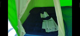 Tienda de campaña verde