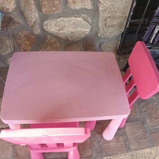 Mesa y 2 Sillas Infantiles Rosas