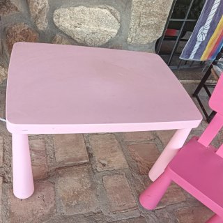 Mesa y 2 Sillas Infantiles Rosas