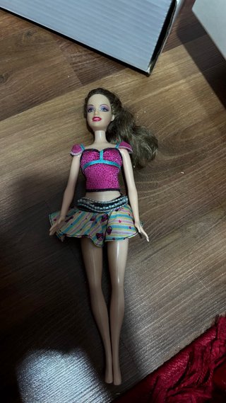 Lote: 11 Muñecas Barbie, patito feo y una pequeña