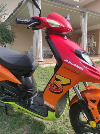 Aprilia SR Motard 125cc Scooter