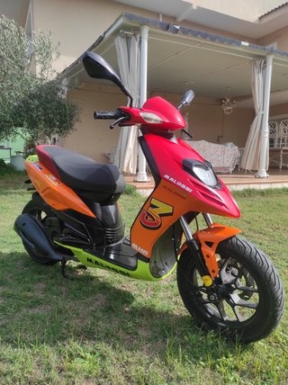 Aprilia SR Motard 125cc Scooter
