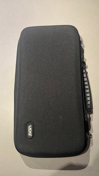 Traktor Kontrol X1 + Funda UDG