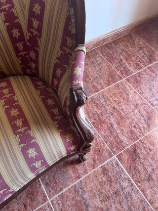 Sofá antiguo estilo isabelino