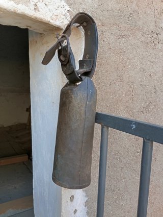 Cencerro antiguo de metal