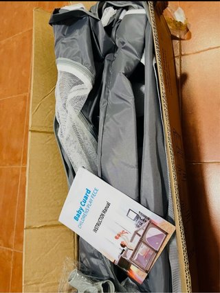 Parque de juegos para bebé gris