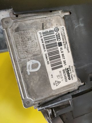FARO DELANTERO DERECHO SEAT LEON II (XENON)