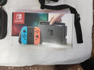 Nintendo Switch V1 + Extra