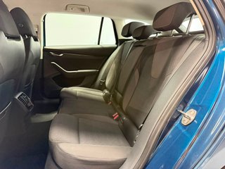 SKODA OCTAVIA COMBI 2.0 TDI 150CV DSG AMBITION