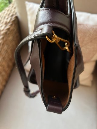 Bolso de piel marrón ZARA