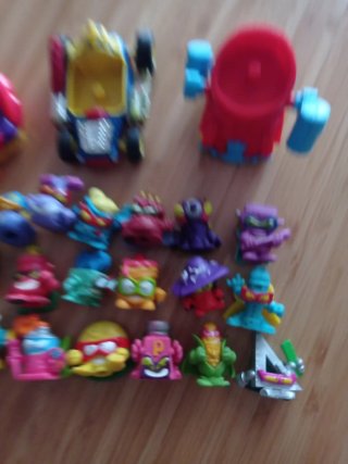 Lote Superthings: Coches y Muñecos