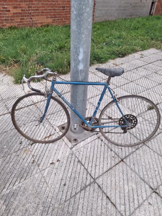 Bicicleta de carretera antigua BH