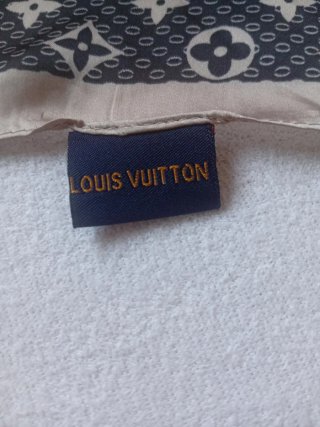 Bufanda Louis Vuitton Negra