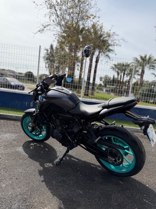 Yamaha MT-07 Pure 2024 Negra/Azul