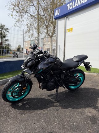 Yamaha MT-07 Pure 2024 Negra/Azul