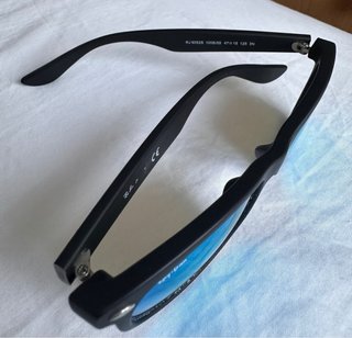 Gafas de sol Ray-Ban negras y azules