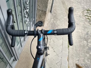 Bicicleta de carretera CUBE Negra/Azul