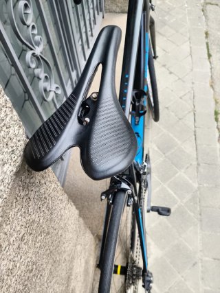 Bicicleta de carretera CUBE Negra/Azul
