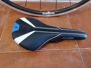 Bicicleta de carretera CUBE Negra/Azul