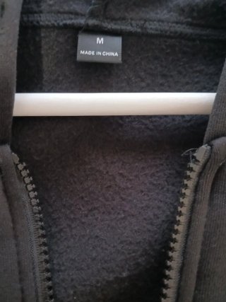 Chaqueta negra con estrellas
