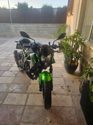 Kawasaki Z125 Naked 125cc Negra/Verde