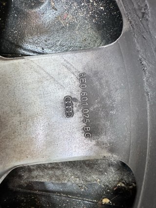 Llantas Audi 5uds en muy buen estado