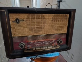 Radio Válvulas Vintage, marca Askar