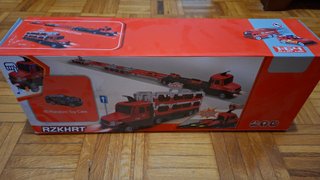 Camión Transportador con 10 Coches de Juguete