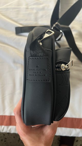 Riñonera Louis Vuitton Negra - NUEVA