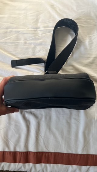 Riñonera Louis Vuitton Negra - NUEVA
