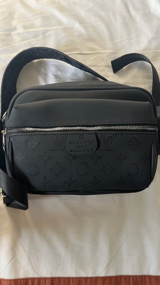 Riñonera Louis Vuitton Negra - NUEVA