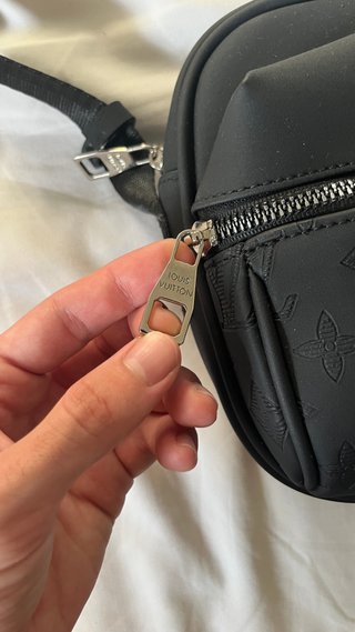 Riñonera Louis Vuitton Negra - NUEVA