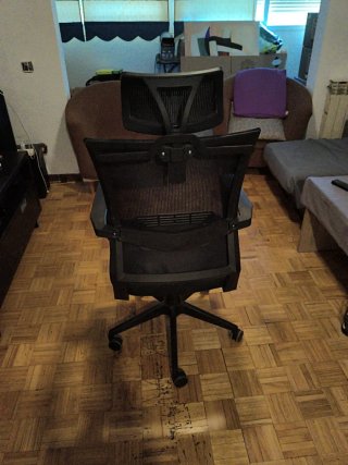 Silla de oficina ergonómica negra