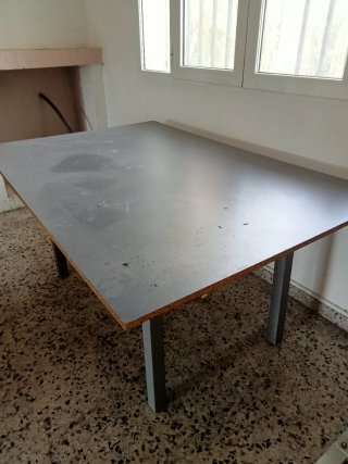 Tablero aglomerado gris oscuro