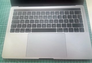 MacBook Pro 13” 2019 i5 16GB RAM 256GB SSD Touch B