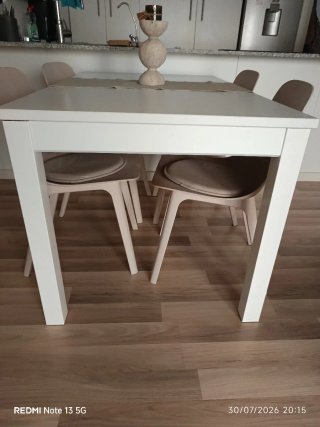 Mesa de comedor Ikea blanca