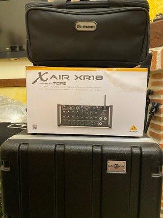 Behringer XR18 con Rack 6U Gear4music