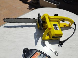 Motosierra eléctrica 1600W (Modelo YT4334-01)