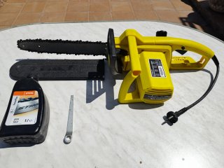 Motosierra eléctrica 1600W (Modelo YT4334-01)