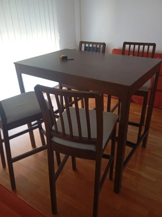 Mesa Alta Cocina y 4 taburetes