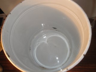 Balde blanco de porcelana