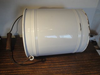 Balde blanco de porcelana